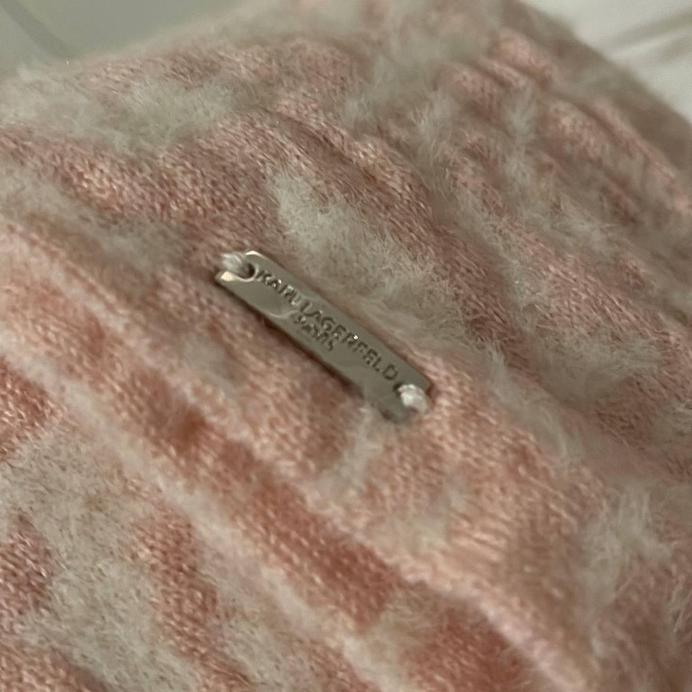 NWT Karl Lagerfeld pink scarf - Picture 6 of 7